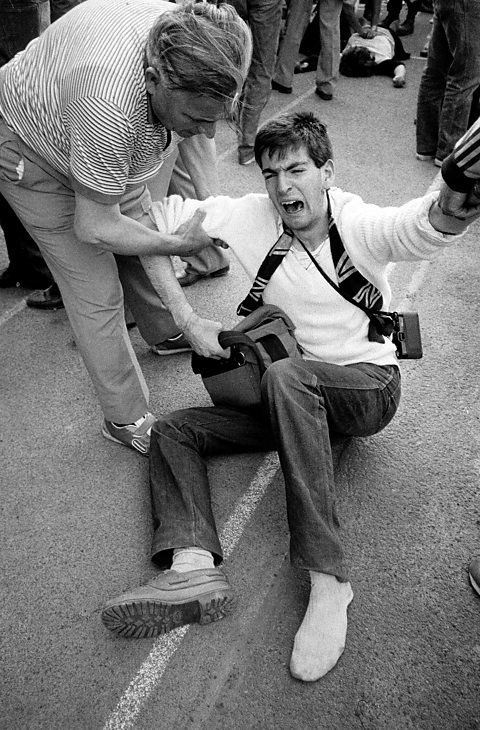 BBC Arts - Photography - How photographing Heysel football disaster ...