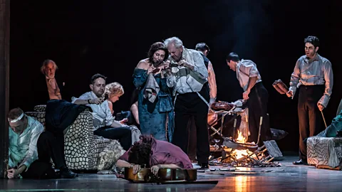 ROH/Clive Barda The opera features a large ensemble cast, most of whom remain on stage throughout (Credit: ROH/Clive Barda)