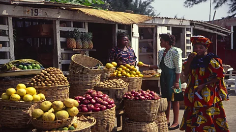 Andrew Holt/Getty Images Locals embrace a can-do spirit and resilience in Nigeria’s largest city (Credit: Andrew Holt/Getty Images)