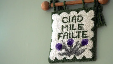 Eliana Alvarez Martinez A welcome sign in Gaelic on Cape Breton Island, Nova Scotia (Credit: Eliana Alvarez Martinez)