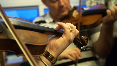 Eliana Alvarez Martinez Fiddle players on Cape Breton Island, Nova Scotia (Credit: Eliana Alvarez Martinez)