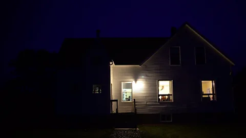 Eliana Alvarez Martinez A house on Cape Breton Island, Nova Scotia, at night (Credit: Eliana Alvarez Martinez)