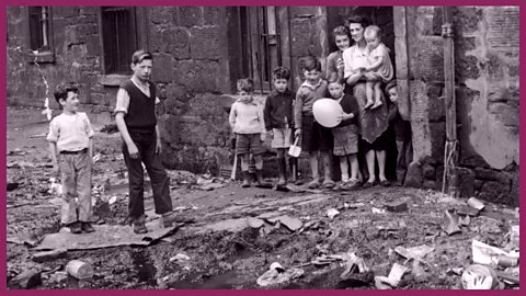 1953: Slum living conditions 3