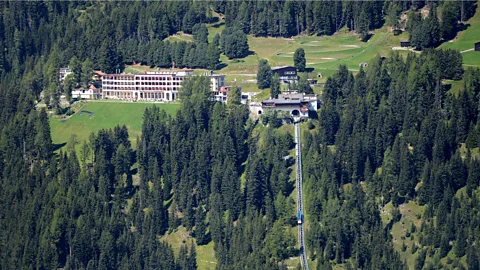 PJ-Foto/Alamy People flocked to Switzerland’s ‘Magic Mountain’ for the tangible healing properties of the sun, air and diet (Credit: PJ-Foto/Alamy)