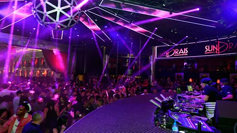 Bryan Steffy/Getty Images Las Vegas residents can get discounts on dining and entertainment (Credit: Bryan Steffy/Getty Images)