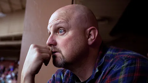 Man hand on chin CEH1 P1