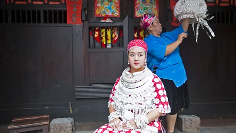 Runze Yu China, Miao, silver