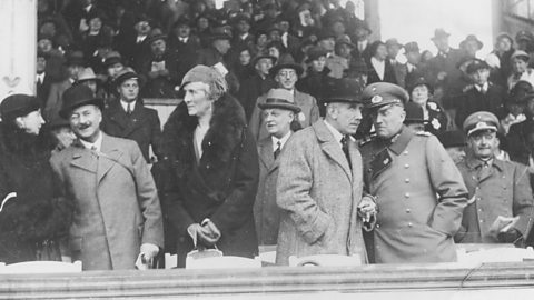 Llun o Franz von Papen a Kurt von Schleicher.