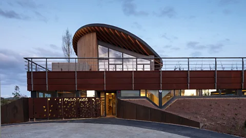 Maggie's Centre, Newcastle was designed by architect Cullinan Studio, the interior was created by David Wallace, and the art adviser was Mara-Helen Wood.