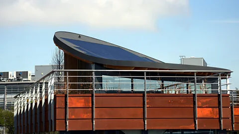 Maggie's Centre Elements of design are combined at the centre to help foster patients' wellbeing. (Credit:Maggie's Centre)