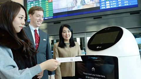 LG Electronics South Korea’s Incheon Airport recently installed robotic airport guides to assist engers (Credit: LG Electronics)