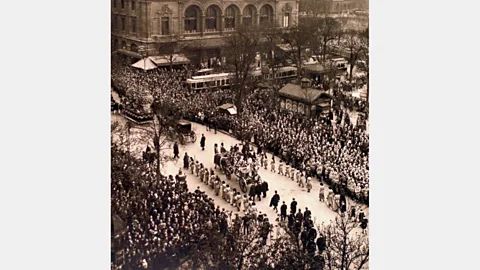 Alamy More than 30,000 people attended her funeral in Paris on 29 March 1923 (Credit: Alamy)