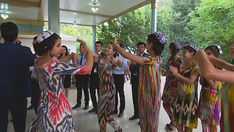 Amanda Ruggeri Girls dancing at palav festival (Credit: Amanda Ruggeri)