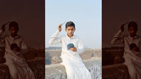 Vasantha Yogananthan Rama Combing His Hair. Ayodhya, Uttar Pradesh, 2015. (Credit: Vasantha Yogananthan)