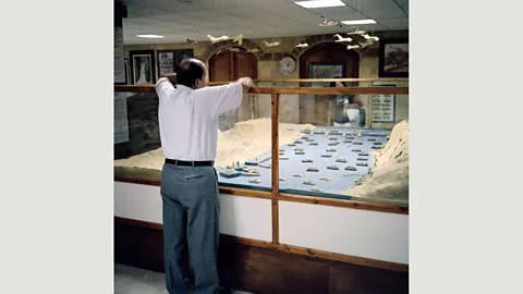 Jason Larkin, Courtesy of Flowers Gallery Sadat Museum #1 (Cairo, Egypt), 2009 (Credit: Jason Larkin, Courtesy of Flowers Gallery)