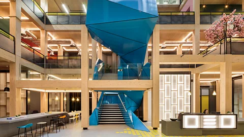 Dirk Linder Top-heavy and asymmetric (Credit: Dirk Linder)