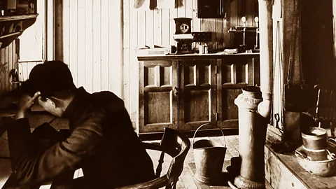 KGPA Ltd/Alamy The weathermen took measurements every hour, working in four to eight hour shifts throughout the day and night (Credit: KGPA Ltd/Alamy)