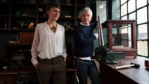 Chris Baraniuk Craig and Rebecca Struthers, a husband and wife watchmaking team (Credit: Chris Baraniuk)