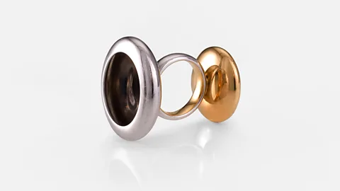 Sherry Griffin/Anish Kapoor/Adagp Bague two-sided ring by Anish Kapoor, 2005 (Credit: Sherry Griffin/Anish Kapoor/Adagp)