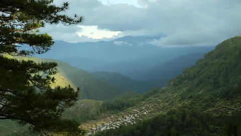 Simon Baxter Philippines, hanging coffins, Igorot