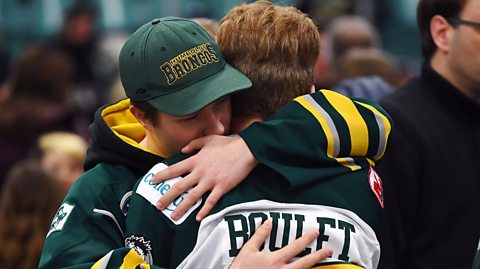 Canada Crash: Humboldt Broncos Bus Dead Mourned At Vigil - BBC News