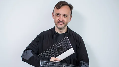 Ben Nelms TNWMLC requires seriously flexible digits. It’s 87% more difficult than using a standard Qwerty keyboard, according to Martin Krzywinski, who created it (Credit: Ben Nelms)