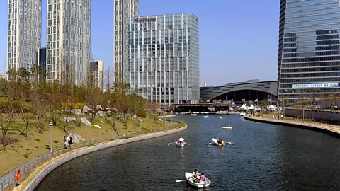 Sueddeutsche Zeitung Photo/Alamy The first phase of construction on the new Songdo International Business District was completed in just five years (Credit: Sueddeutsche Zeitung Photo/Alamy)