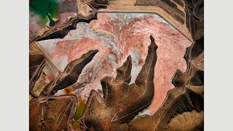 Edward Burtynsky, courtesy Flowers Gallery, London/Metivier Gallery, Toronto Morenci Mine #1, Clifton, Arizona, USA, 2012: primary copper producing region in the US (Credit: Edward Burtynsky, courtesy Flowers Gallery, London/Metivier Gallery, Toronto)
