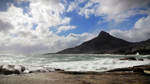 Werner Hoffmann For more than 200 years, a shipwreck has lain offshore of Cape Town’s Clifton Beaches (Credit: Werner Hoffmann)