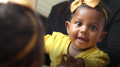 How playing in mirrors helps babies' development