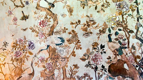 Hand painted Chinese wallpaper in 19th c house Stock Photo - Alamy