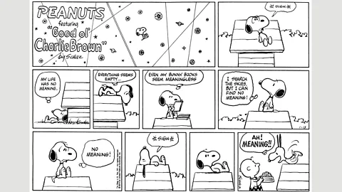 Peanuts Snoopy Red Baron Dog House Comic Strip Charlie Brown Round