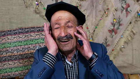 umut kacar/Alamy A dengbêj singer in Diyarbakır, Turkey