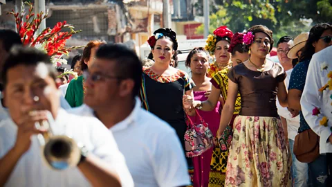 Zofia Radzikowska Some say muxes fell out from the pocket of Vicente Ferrer, the patron saint of Juchitán, as he ed through Juchitán (Credit: Zofia Radzikowska)