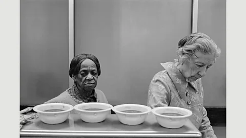 Martine Franck / Magnum Photo These women were pictured in the Salvation Army Center of New York in 1979 – Franck’s images often gave dignity to marginalised people (Credit: Martine Franck / Magnum Photo)