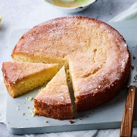 Lemon drizzle cake