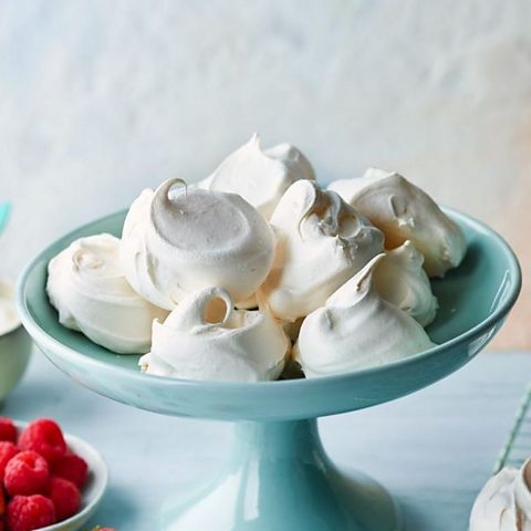 Dreamy meringues