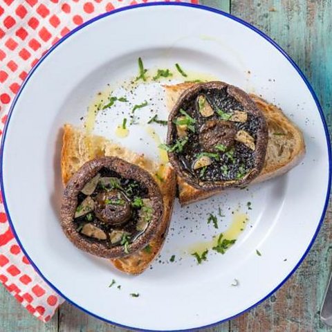 Mushrooms on toast