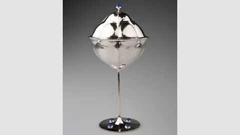 MAK/Katrin Wißkirchen Koloman Moser, lidded goblet, 1905, made by Wiener Werkstätte (Adolf Erbrich) (Credit: MAK/Katrin Wißkirchen)