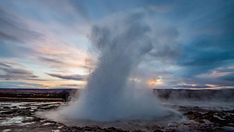 A geysir erupting in Iceland