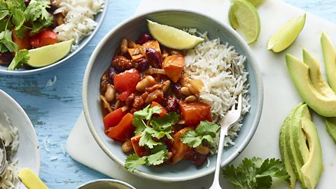 Slow-cooker vegan chilli