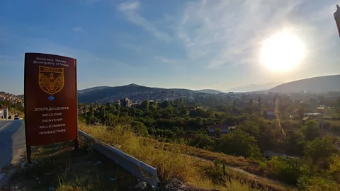 Simon Oxenham A sign on the road into Veles, a hub of 'fake news' (Credit: Simon Oxenham)