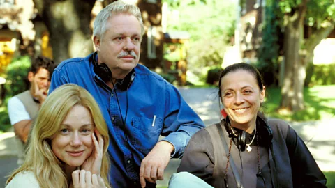 Alamy Pictured in 2001, Tales of the City author Armistead Maupin (centre) and his star Laura Linney (right) have reunited for the franchise’s latest reboot (Credit: Alamy)