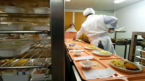 Science Photo Library A busy hospital kitchen deals with constantly changing demands that make it difficult to predict how many patients it has to feed and with what (Credit: Science Photo Library)