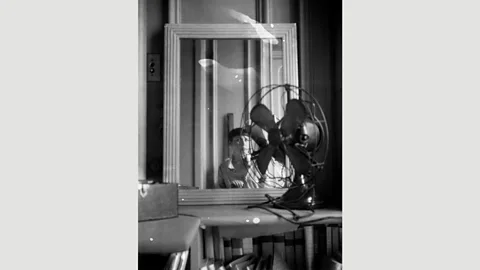 Centre Pompidou In Autoportrait au ventilateur, 1930, she portrayed herself reflected in a mirror, the oval of her face echoed by an electric fan (Credit: Centre Pompidou)