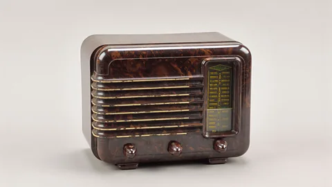 Musée de l’Armée, Dist. RMN-Grand Palais/Émilie Cambier In addition to 140 works of art by Picasso, the exhibition includes objects from the Army Museum’s own collection, which help contextualise the paintings and drawings