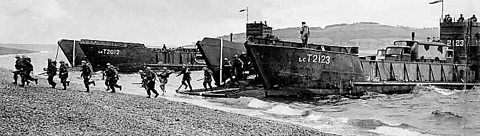 A black and white photograph of soldier practicing a beach landing at Castle Toward