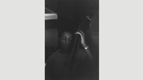 Estate of Roy DeCarava. Courtesy David Zwirner Edna Smith, bassist, 1950 (Credit: Estate of Roy DeCarava. Courtesy David Zwirner)