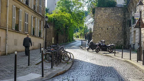 Photolux/Alamy The flâneur ambles with no destination in mind, to be at once part of a place and to be on the outside (Credit: Photolux/Alamy)
