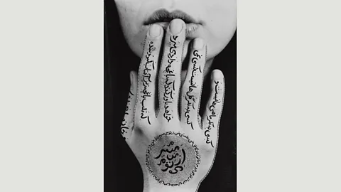 Smarthistory – Shirin Neshat, Rebellious Silence, Women of Allah